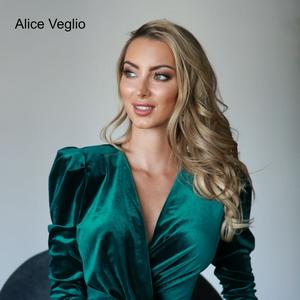 Ascolta Alice Veglio Brighter Me Podast nell'app